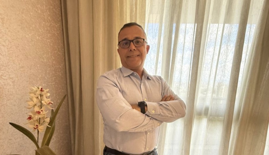 “O estudo transforma destinos”: a trajetória de Adriano Lima e Silva na educação e nas finanças globais