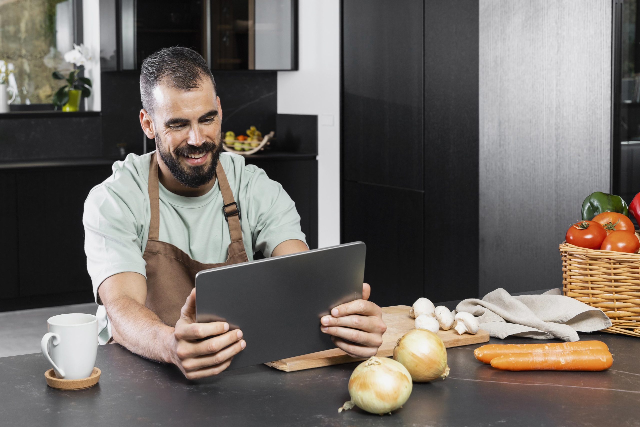 Quem não usa CRM no delivery está deixando dinheiro na mesa, alerta CEO do Come Come Delivery
