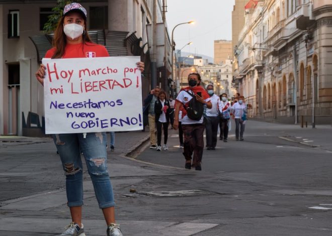 López Aliaga denuncia irregularidades e apoia movimento de resistência no Peru