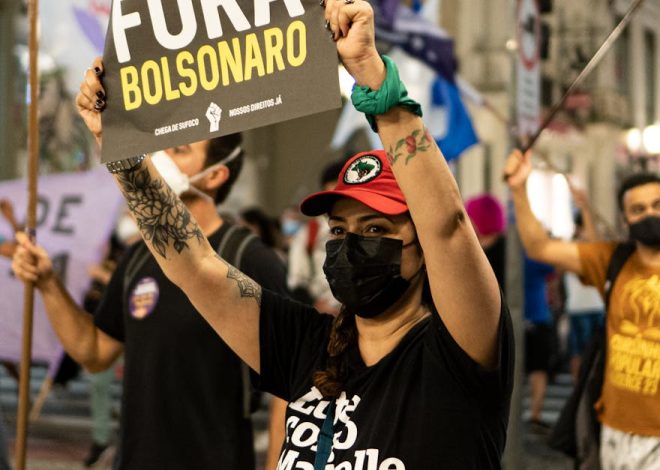 Flávio Bolsonaro enfrenta turbulências em sua trajetória política