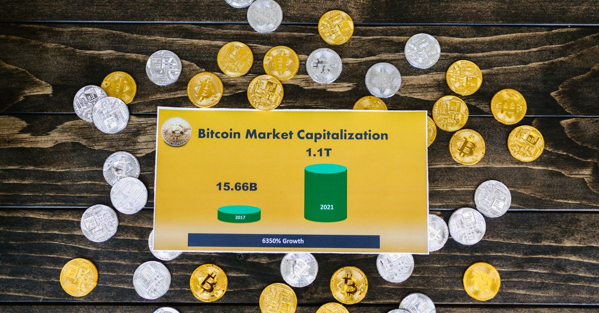 Desempenho do Bitcoin em relação ao ouro sofre reversão após três meses de crescimento