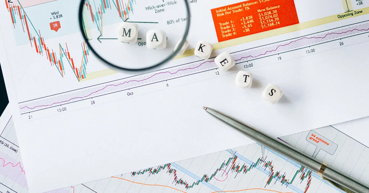 Safra reduz suas previsões para 9 empresas e reavalia Rumo, Motiva e Hidrovias